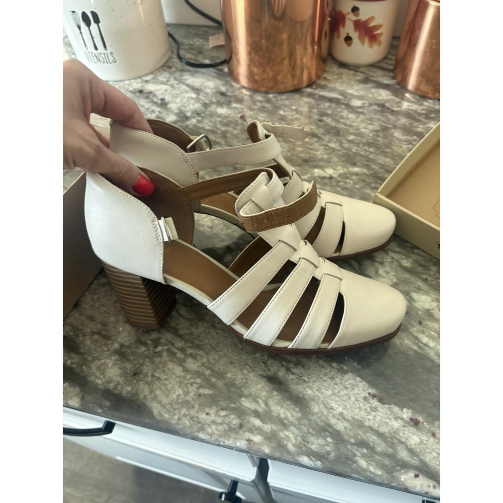 WOMENS CLARKS CIERA GULL SZ. 9M T-STRAP LEATHER SANDALS WITH HEELS SHOES
